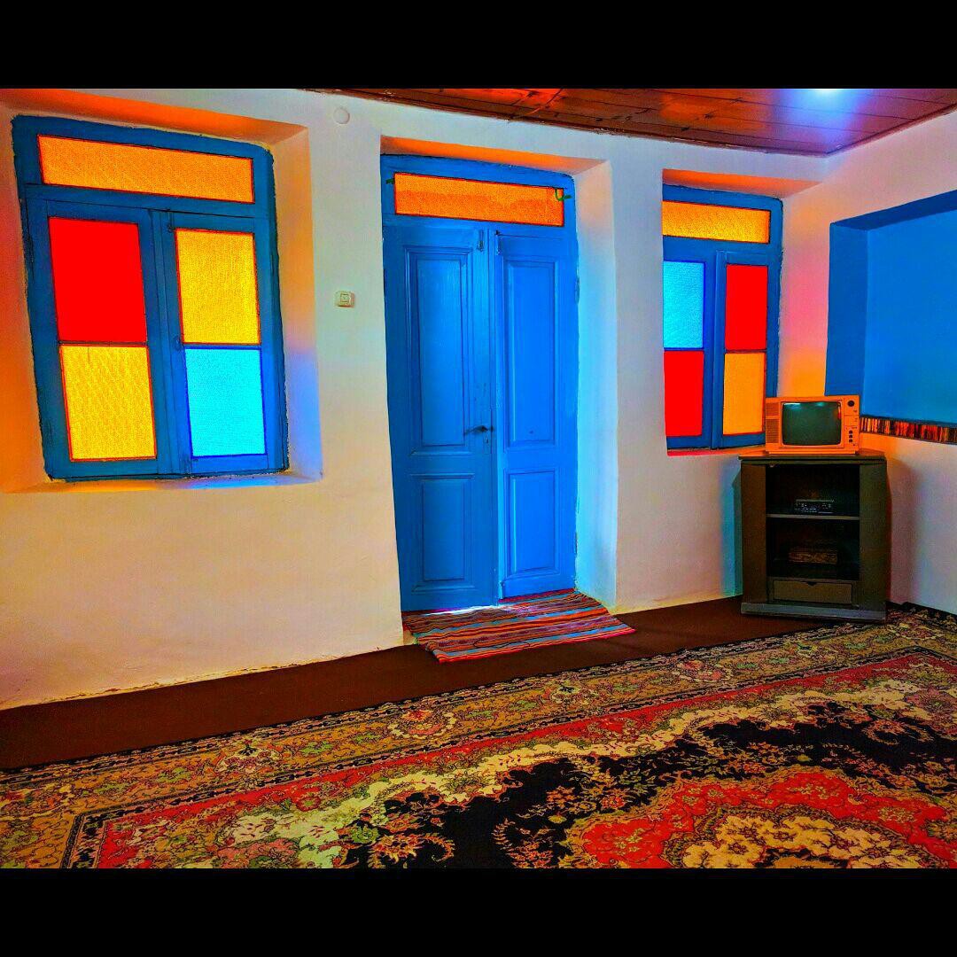 داخل واحد داخل واحد