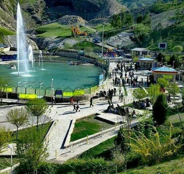 فضای بیروی و کناری اقامتگاه شامل دریاچه . قایق سواری و بوفه