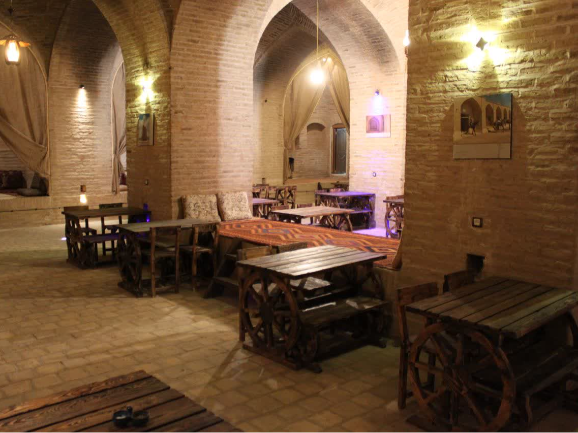 حیاط داخلی