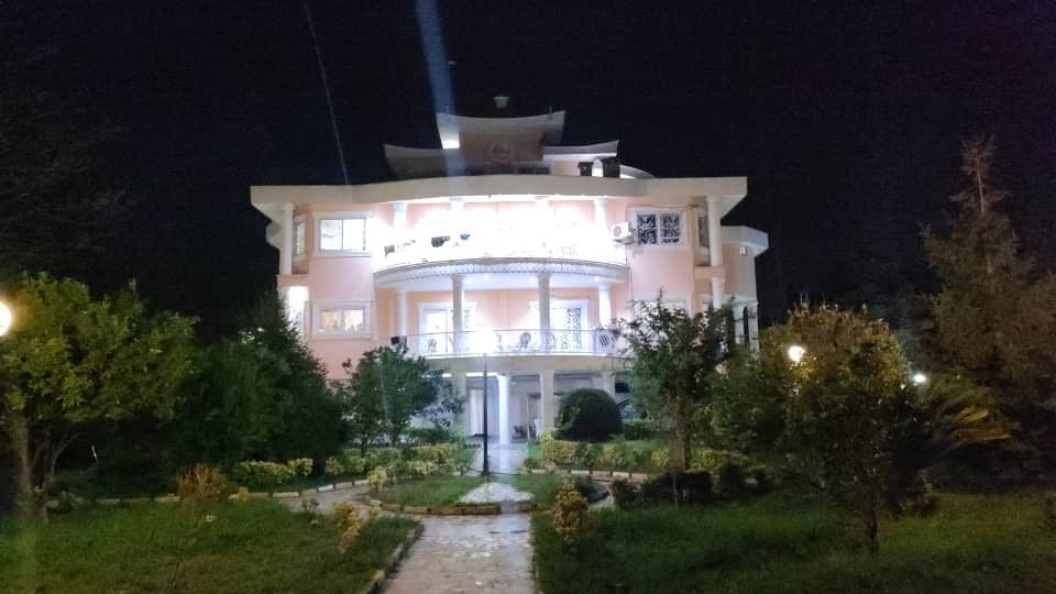 شب ویلا باغ
