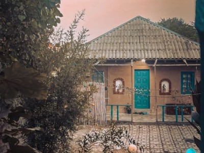 اقامتگاه گیل خانه کوچصفهان(کلبه تی تی )