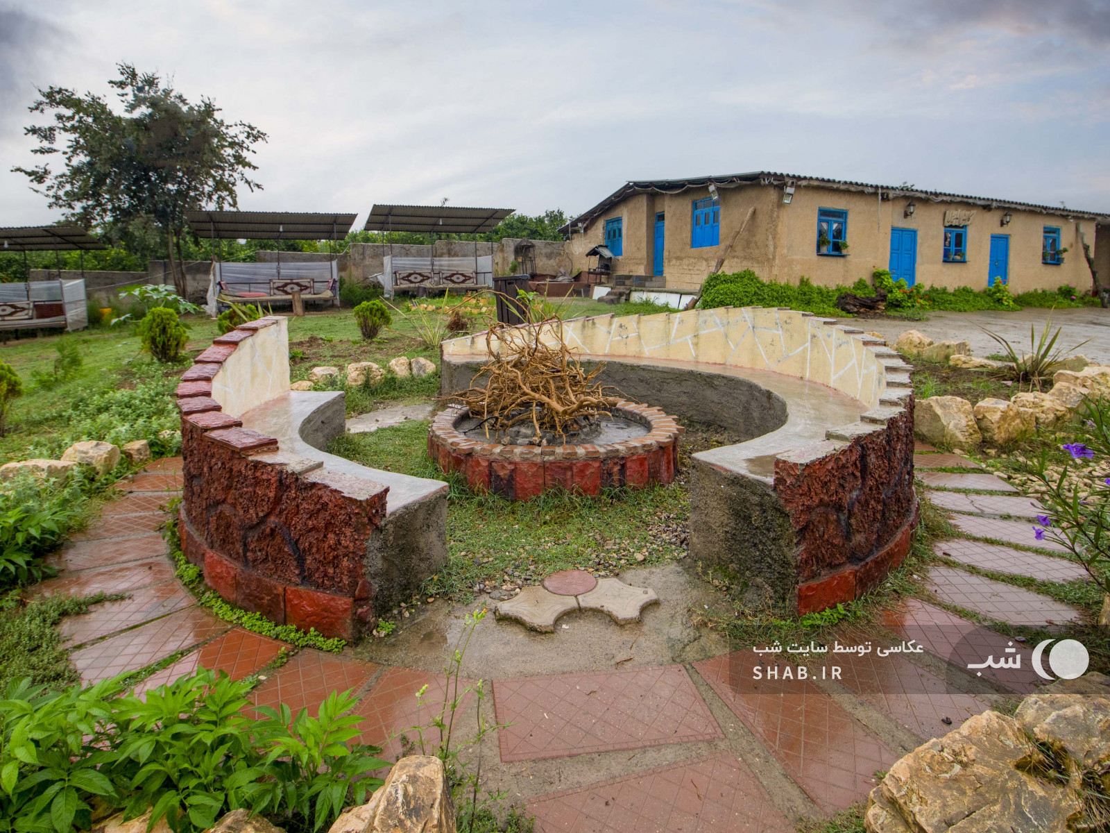 محوطه اقامتگاه