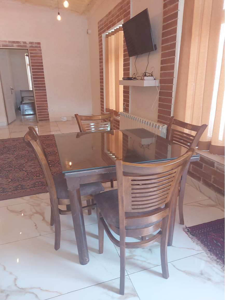 میز غذاخوری میز غذاخوری