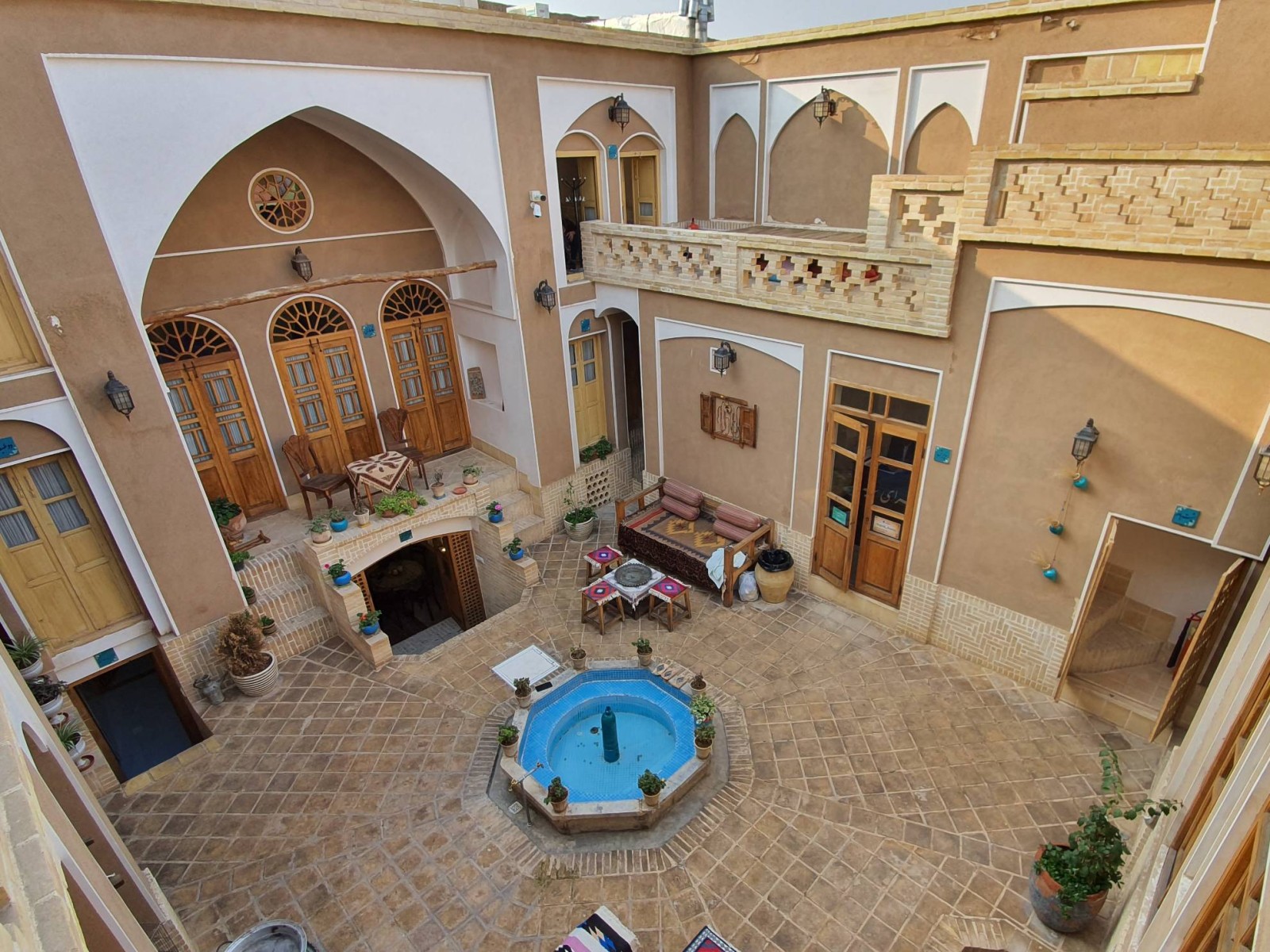 حیاط