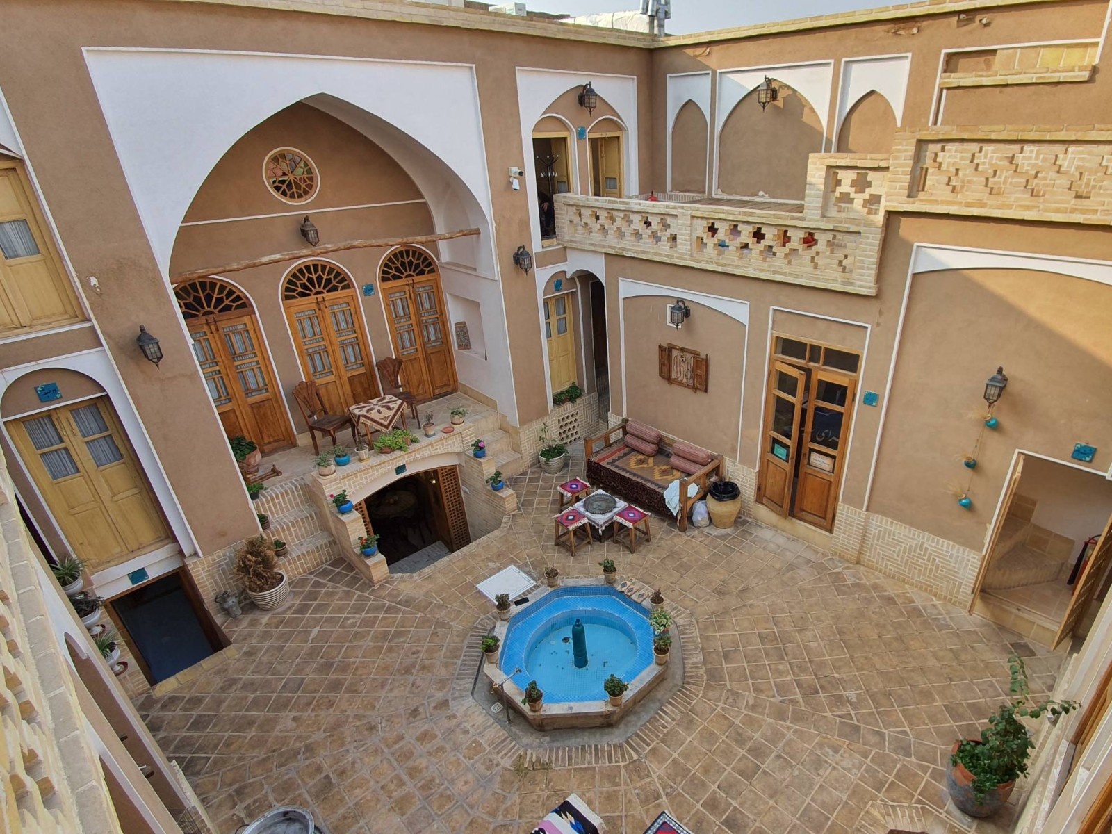 حیاط