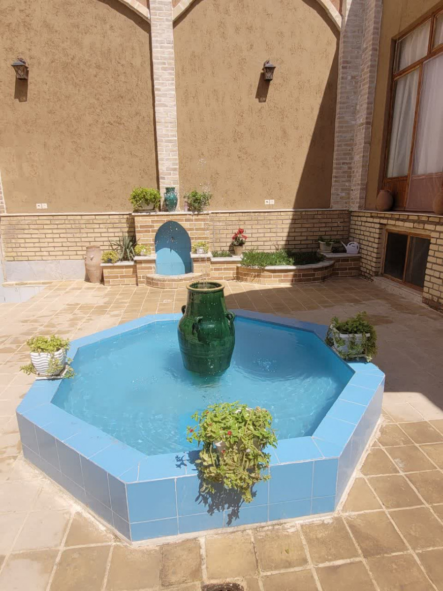 حیاط