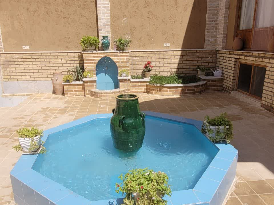حیاط