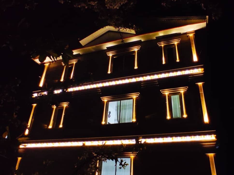 نمای بیرون ویلا شب