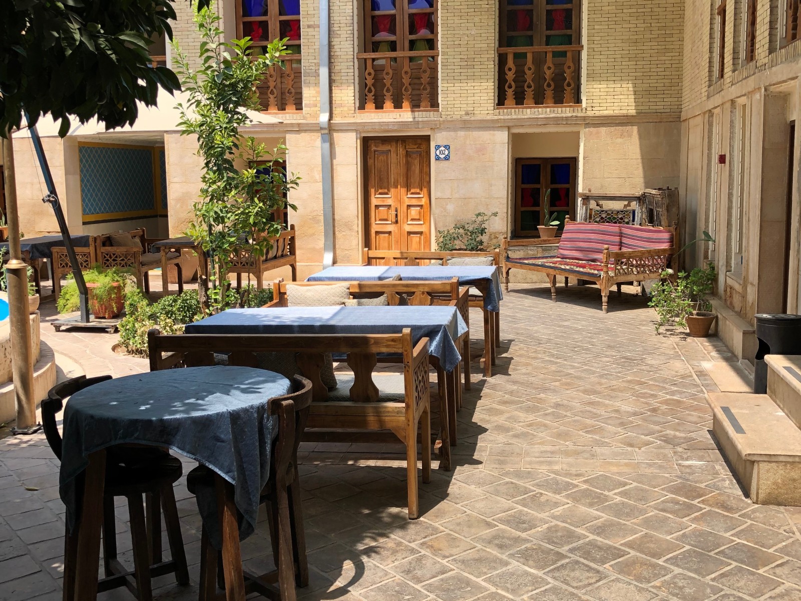 حیاط