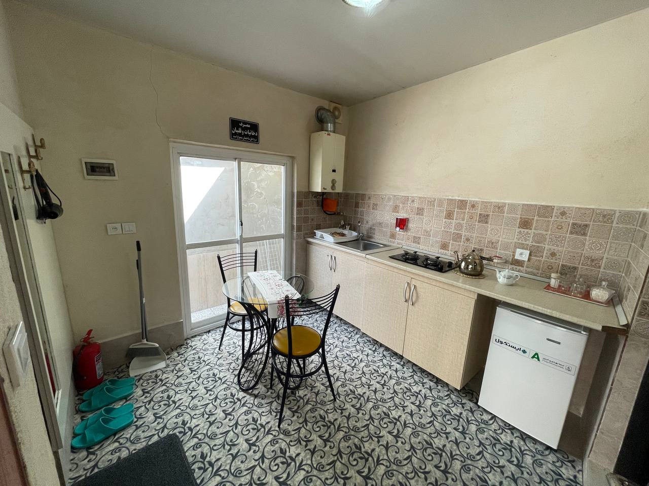 لابی و آشپزخانه لابی و آشپزخانه