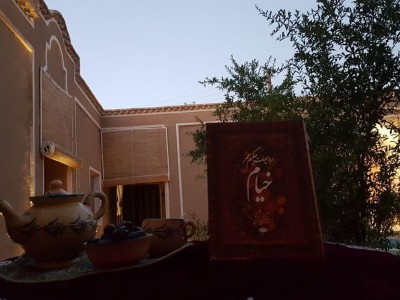 اقامتگاه"عارف و ماهرخ" اتاق نوا