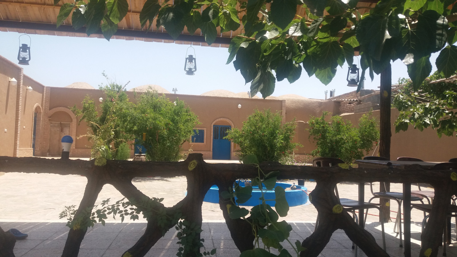 حیاط