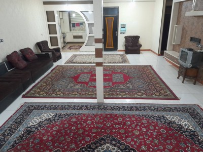 ویلایی همکف سه خوابه ورودی مستقل مرکز شهر