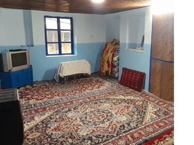 اقامتگاه بومگردی کیاتاج (خانه سنتی روستایی)  )