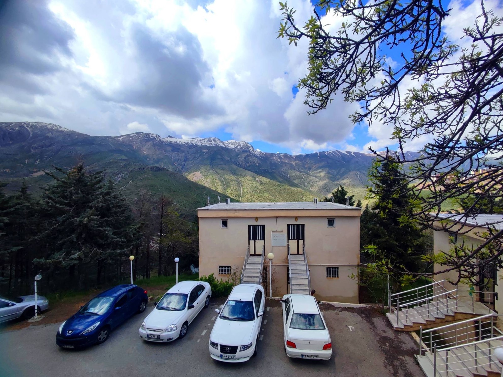 نمای بیرونی ساختمان