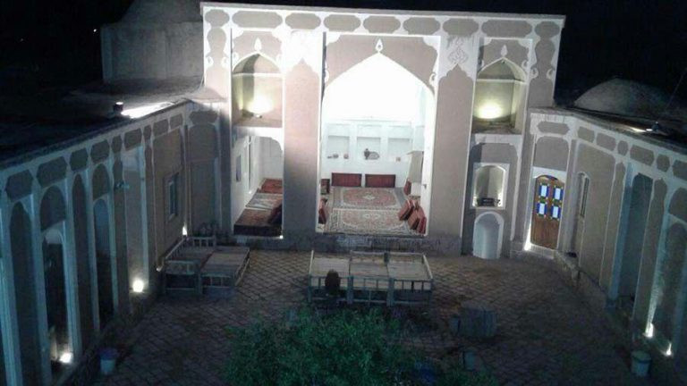 حیاط
