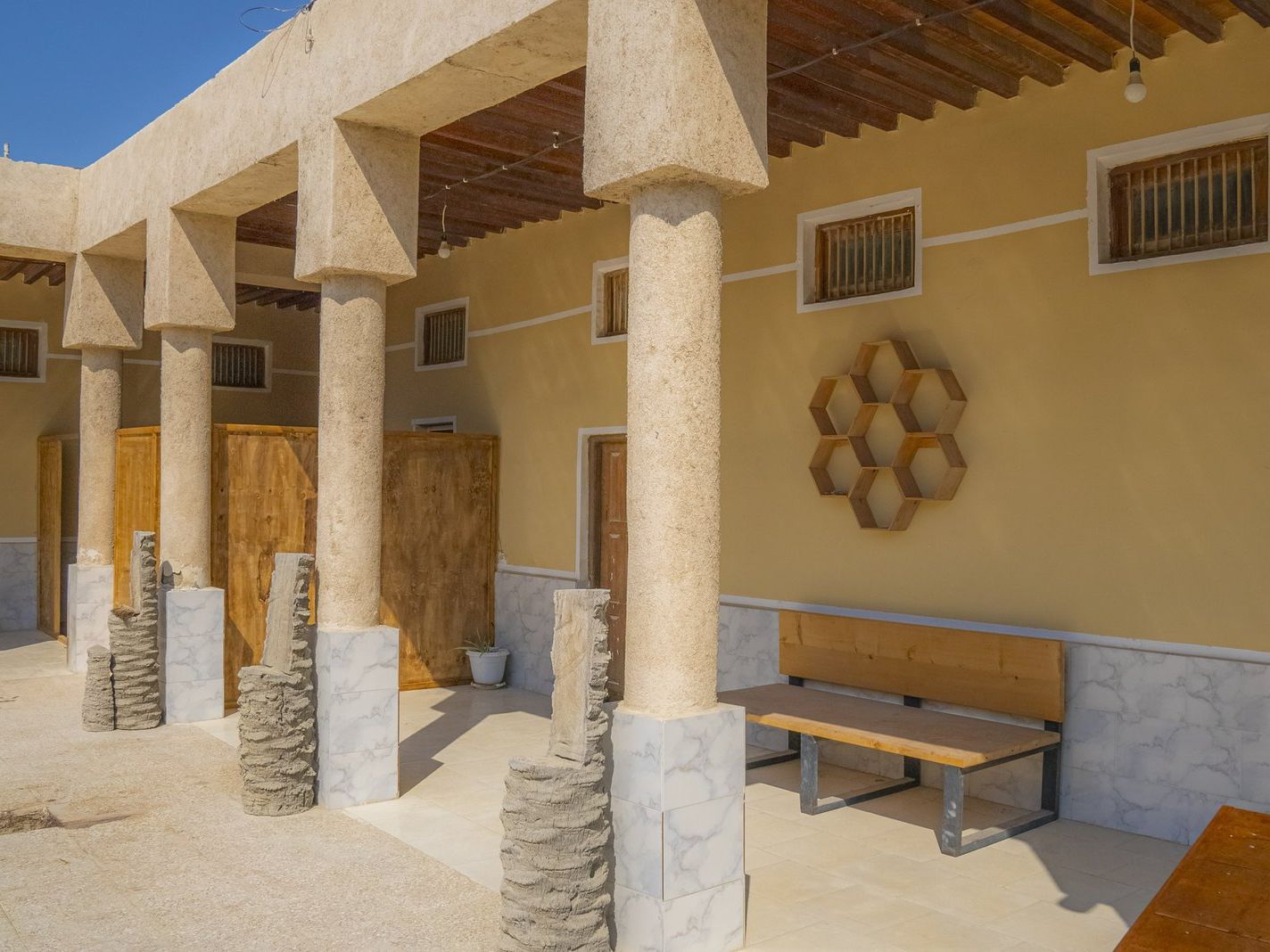 نمای بیرونی اتاق