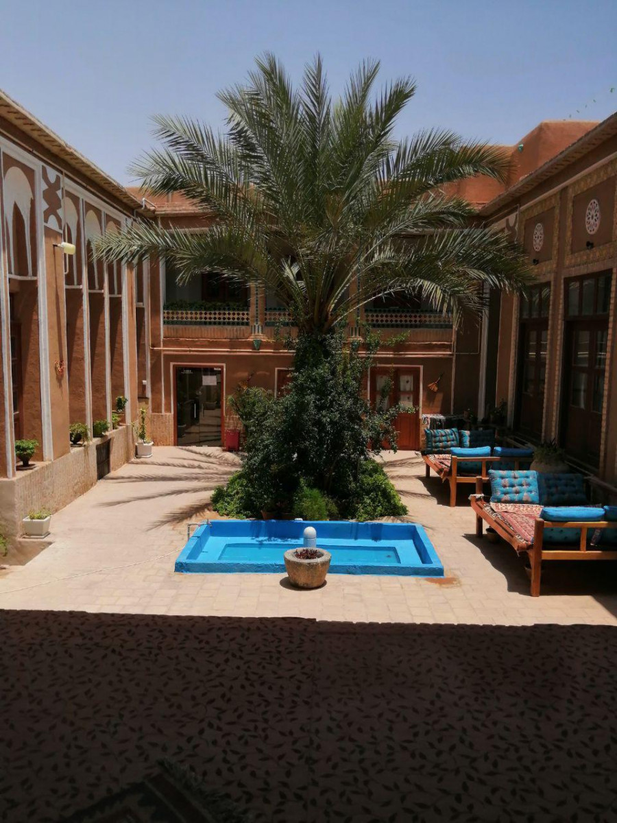 حیاط