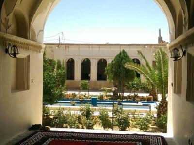 اقامتگاه سنتی "جاوید" اتاق پنج دری 1