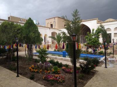 اقامتگاه سنتی "جاوید" اتاق 18متری 1