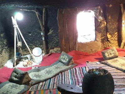 اقامتگاه بومگردی"بن میمند"اتاق صخره ای 1