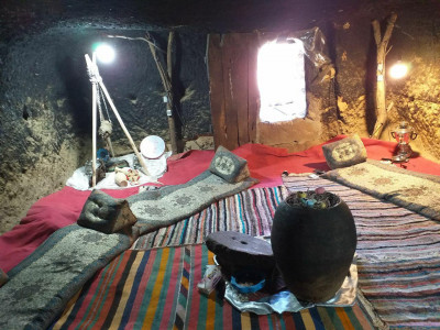 اقامتگاه بومگردی"بن میمند"اتاق صخره ای 5