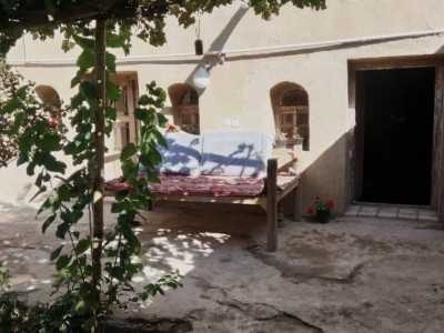 اقامتگاه بومگردی "ترمه خاتون"اتاق امیراعظم