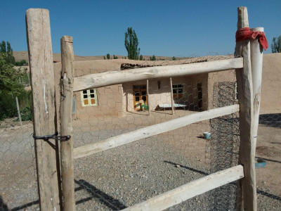 اقامتگاه "آنا آتا سراسی" اتاق خشتی 2