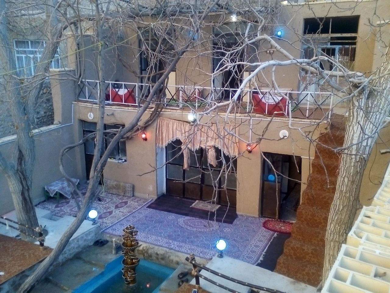 نمای بیرونی ساختمان