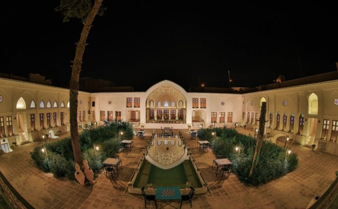 حیاط