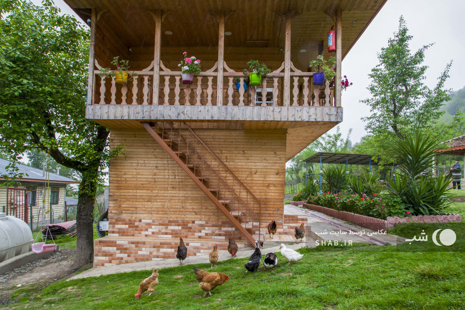 راه پله طبقه بالا