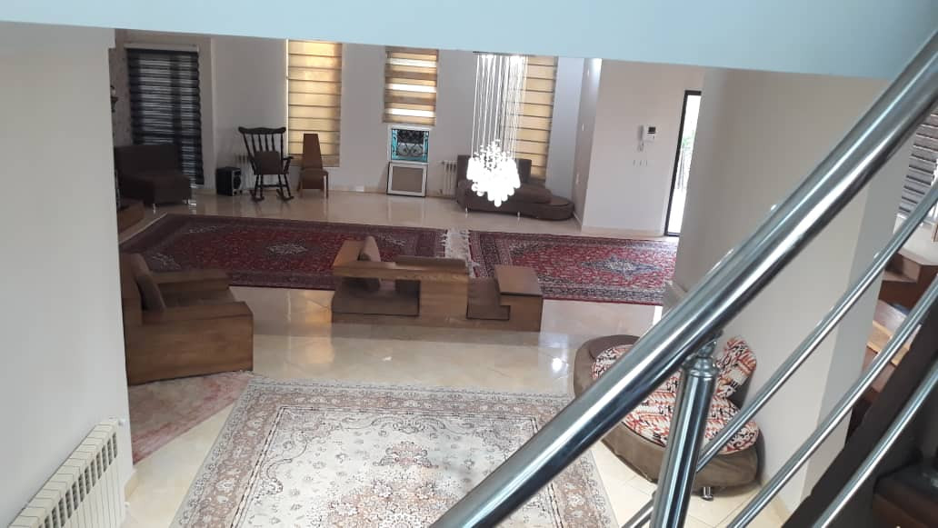 پذیرایی طبقه پایین