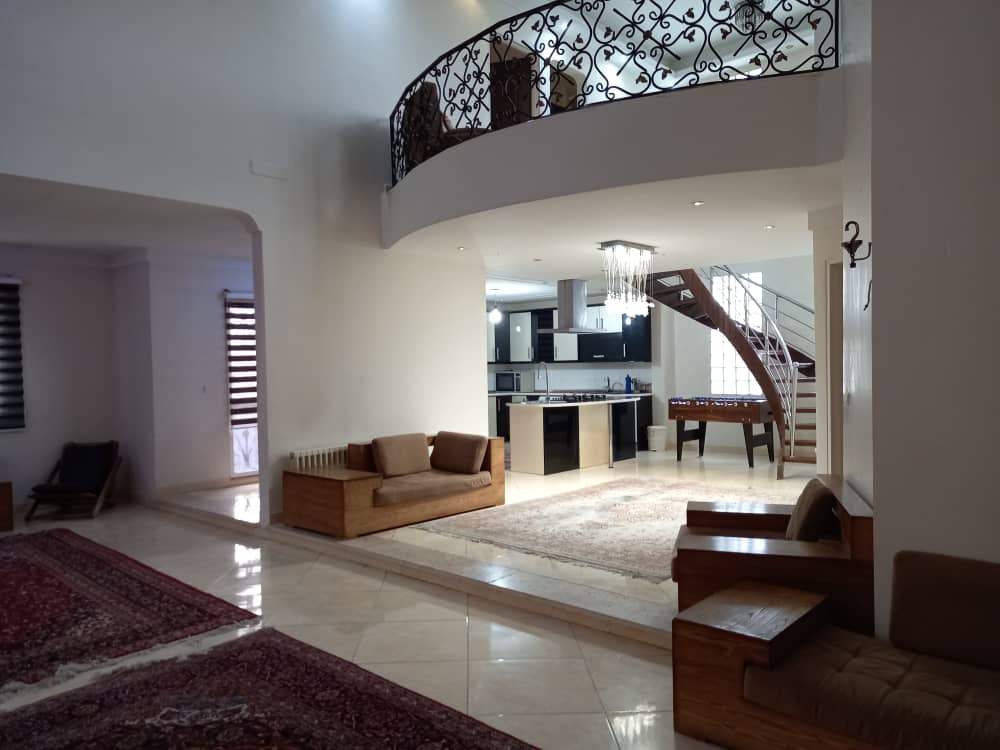 پذیرایی طبقه پایین