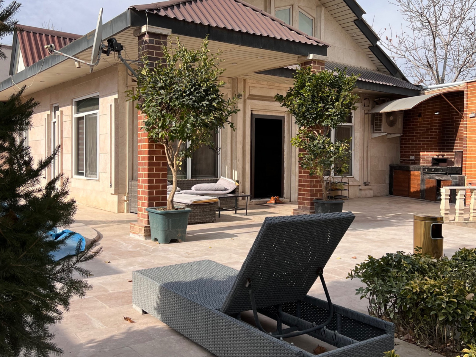 نمای بیرونی ساختمان نمای بیرونی ساختمان