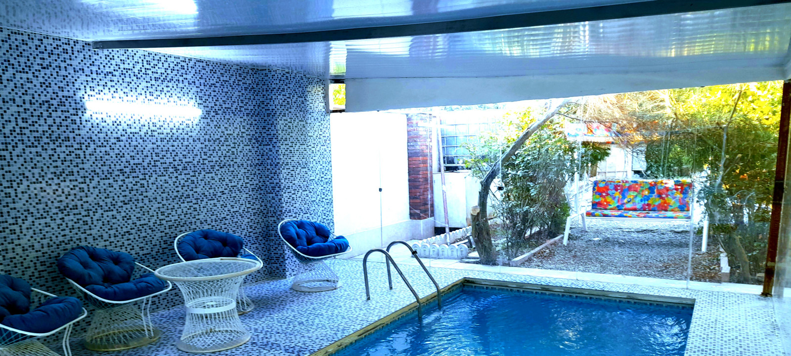 استخر آبگرم سرپوشیده