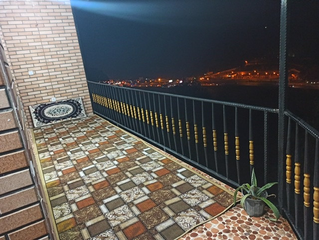 تراس نمای شب