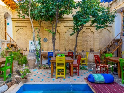 اقامتگاه "عمارت هفت رنگ" اتاق درب شیخ