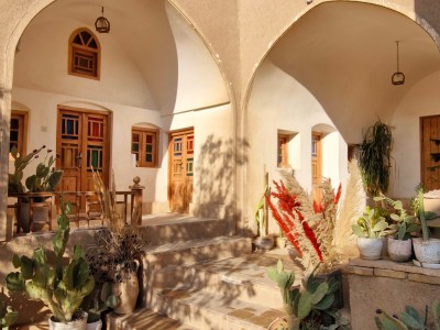 اقامتگاه "عمارت دژ گلی" اتاق مسافر کویر