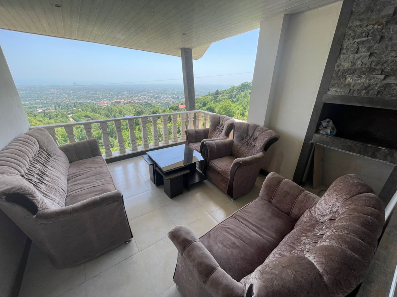 تراس با ویوی عالی تراس با ویوی عالی