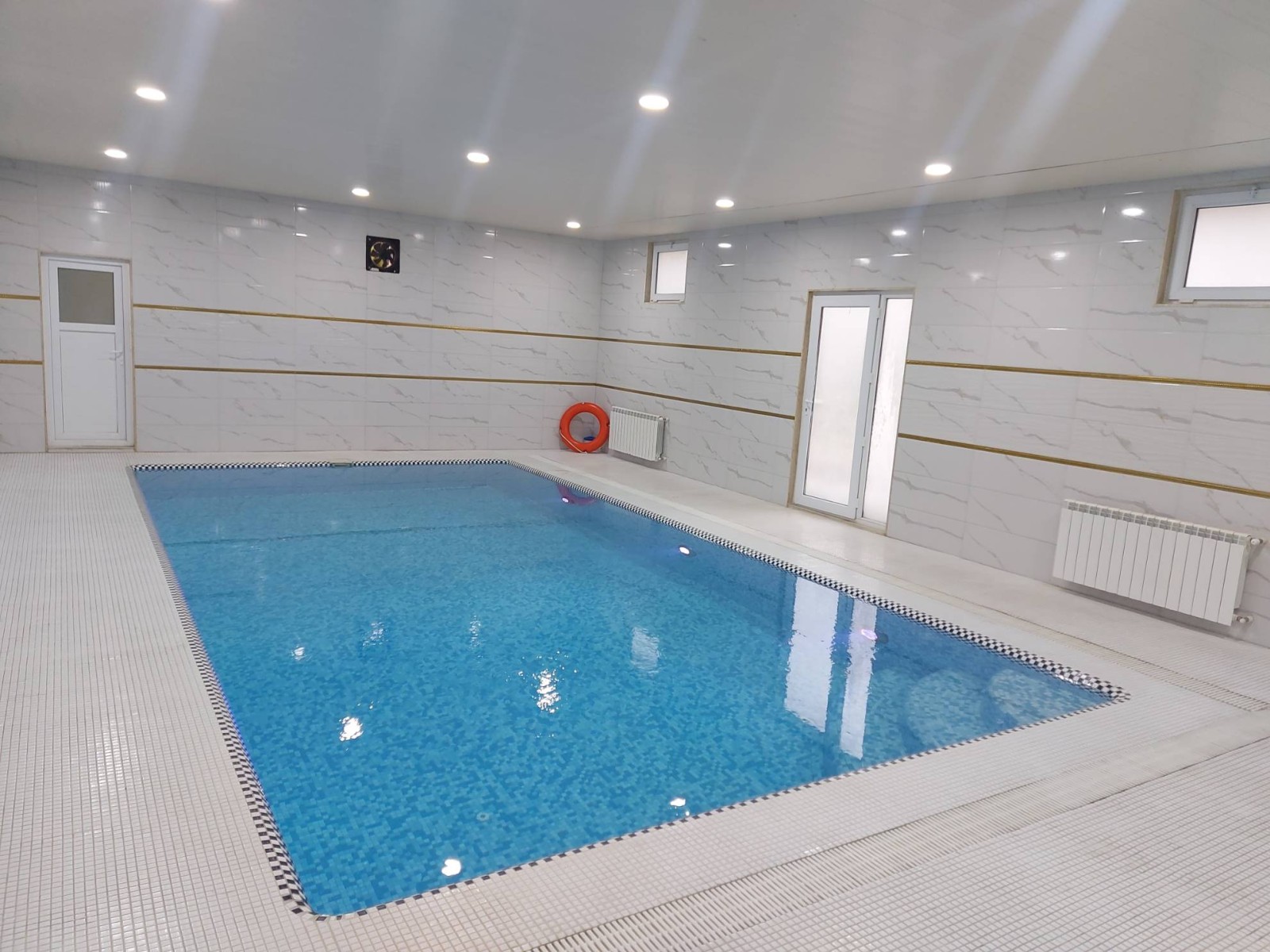 استخر استخر