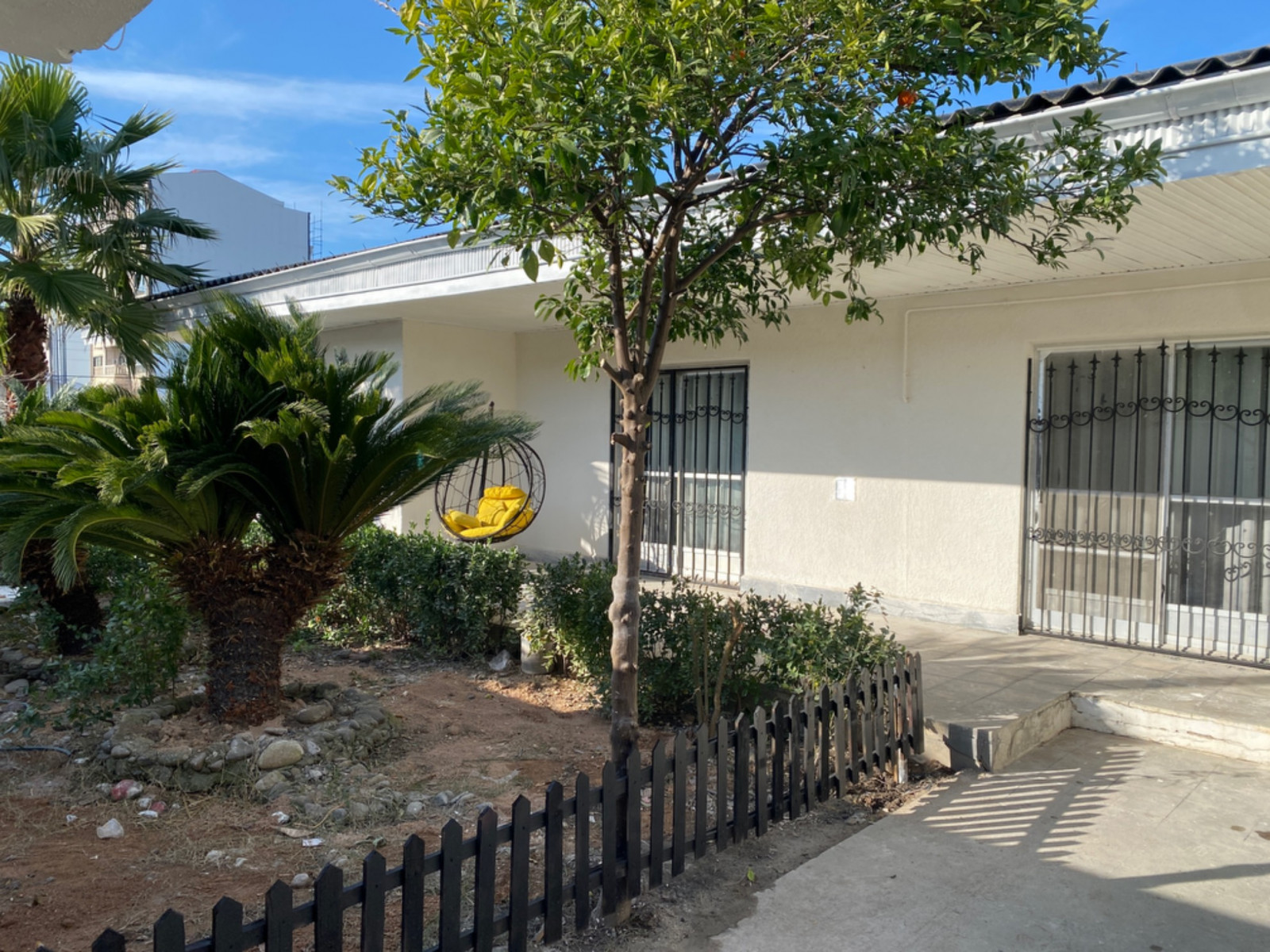 نمای بیرونی ساختمان