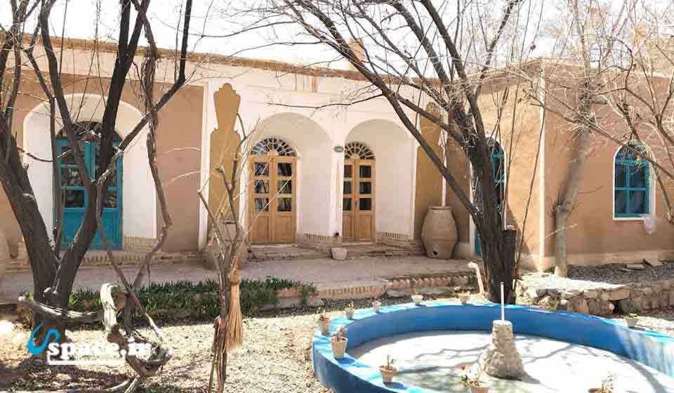 حیاط
