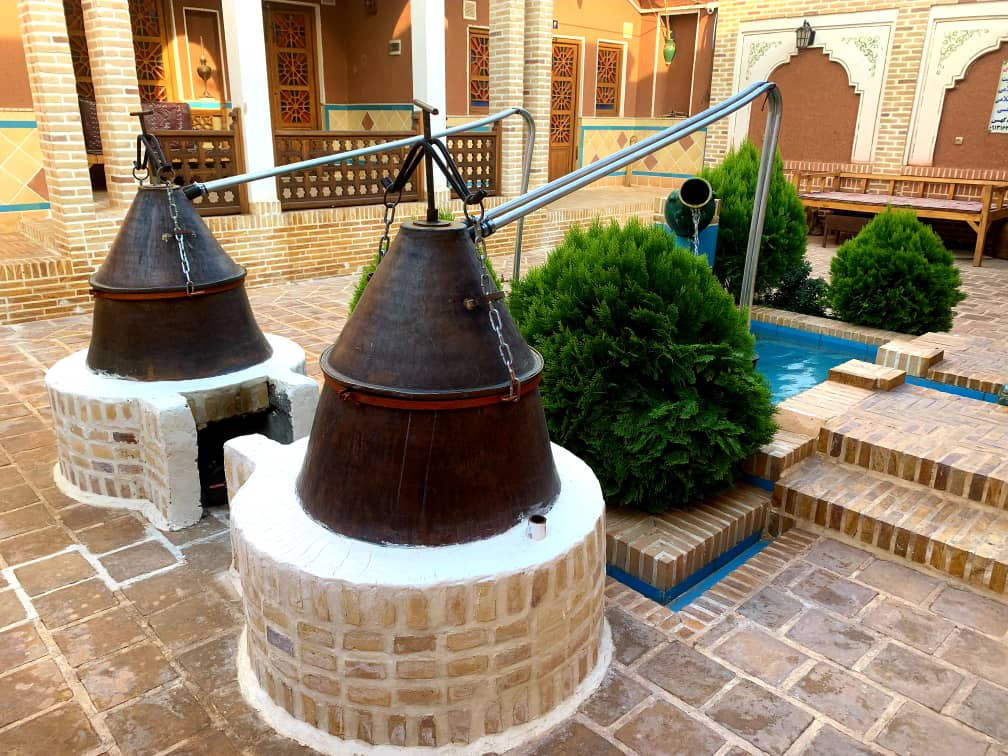 گلاب‌گیری
