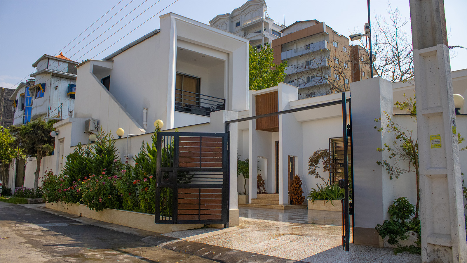 کوچه یک طرفه و بسیار دنج