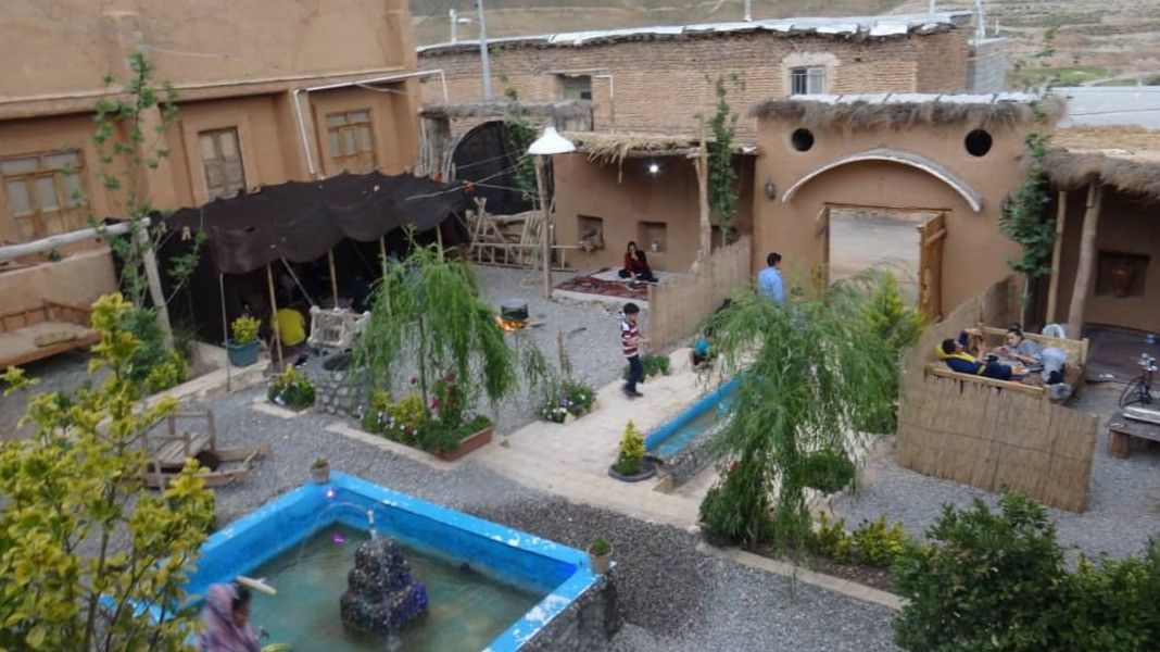حیاط