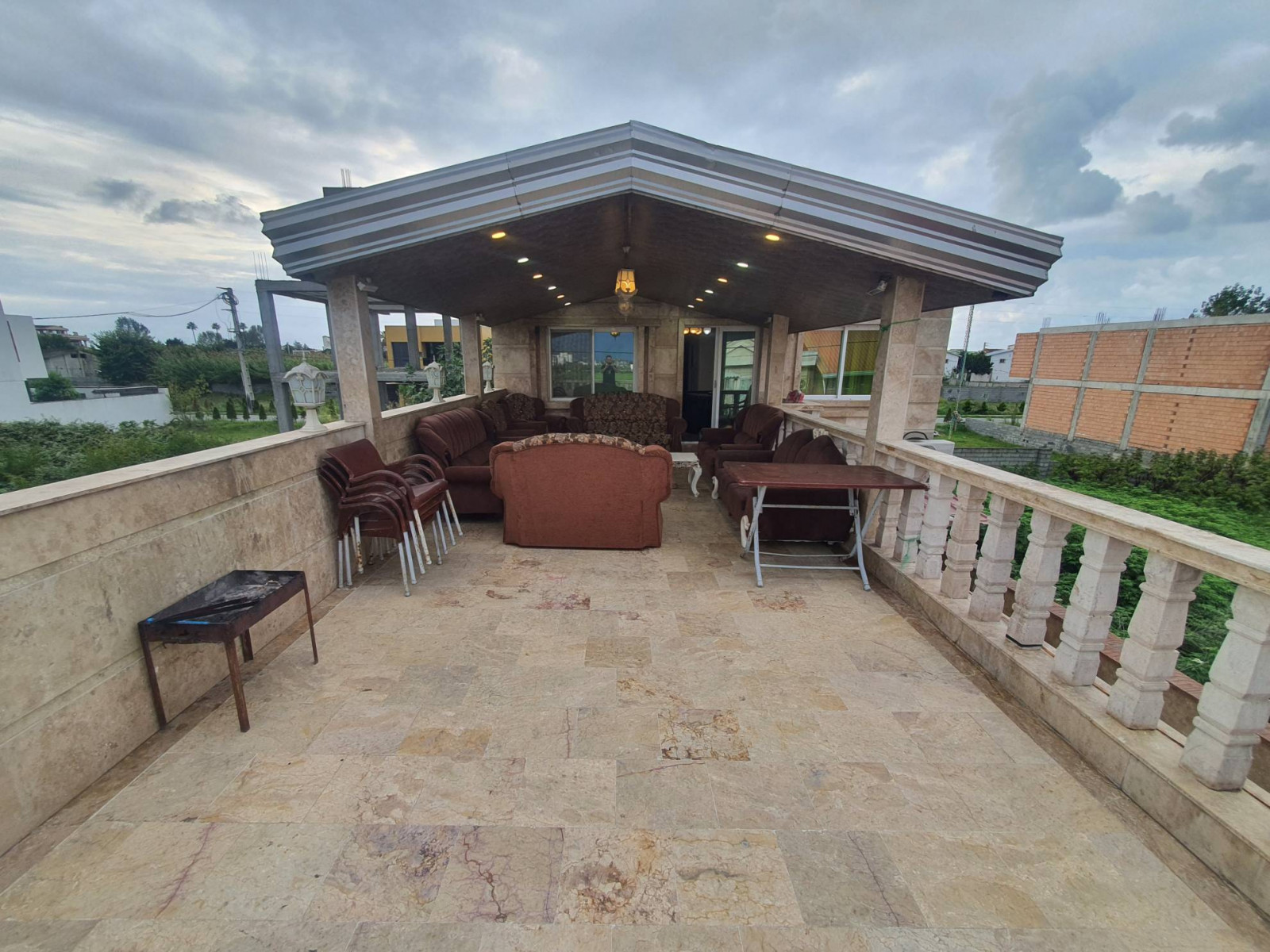 نمای بیرونی ساختمان