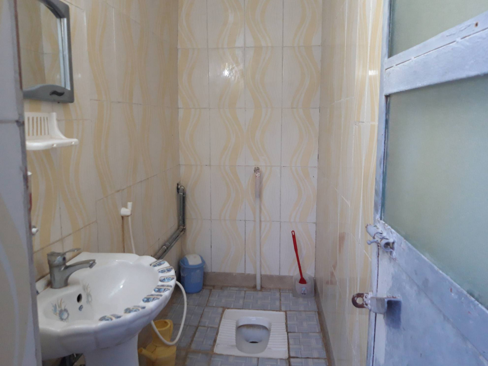 دستشویی واحد همکف