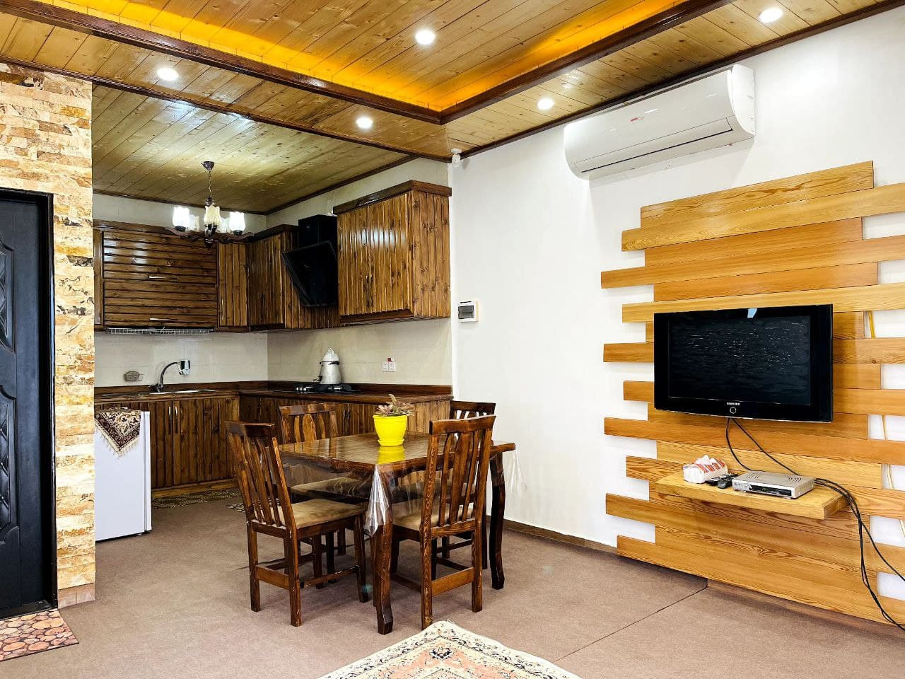 اتاق پذیرایی و آشپزخانه اتاق پذیرایی و آشپزخانه