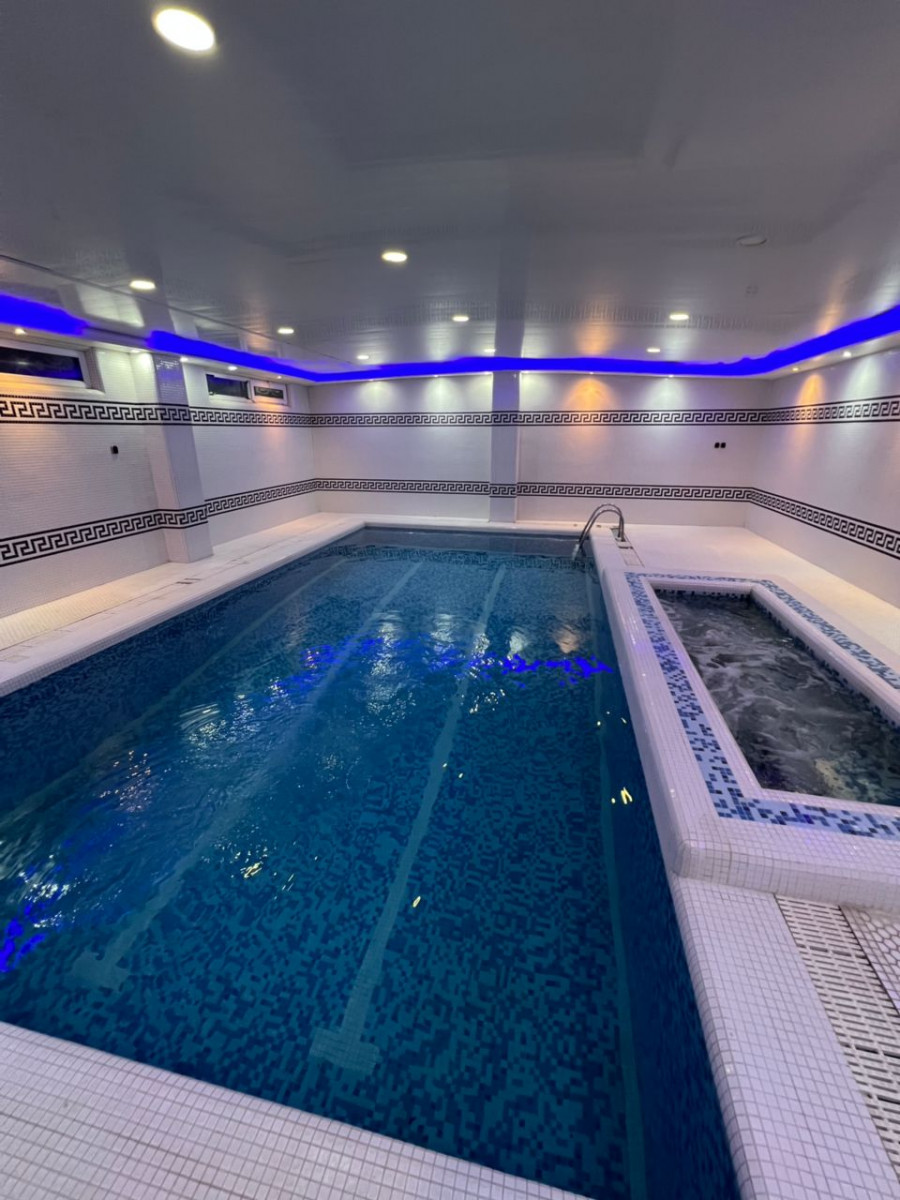 استخر و جکوزی