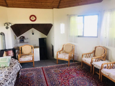 شاهنشین با ویو  دریا و جنگل